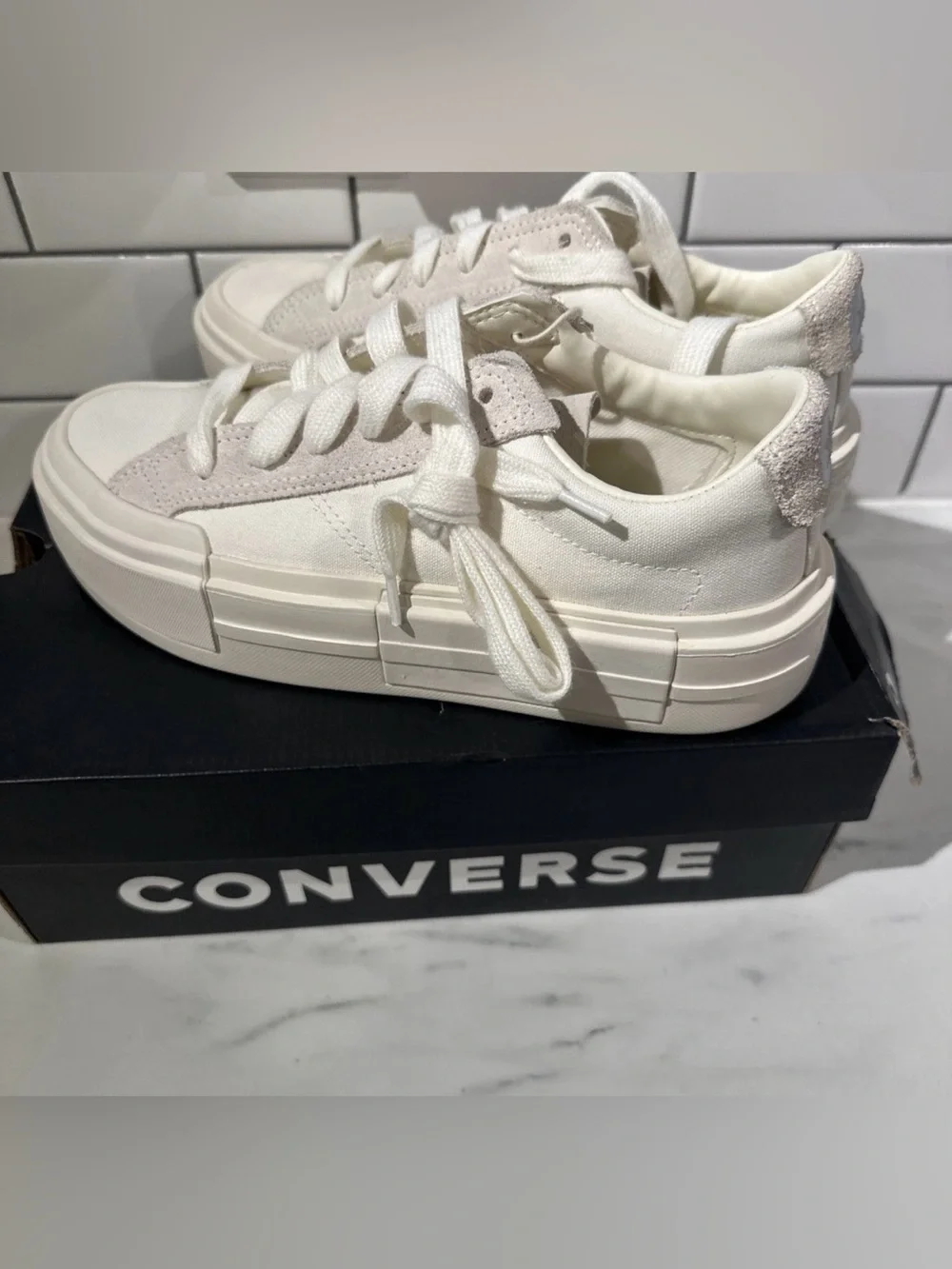 Converse All Star Cruise OX Size: M8 W9.5 Canvas Platform Cream A08788C